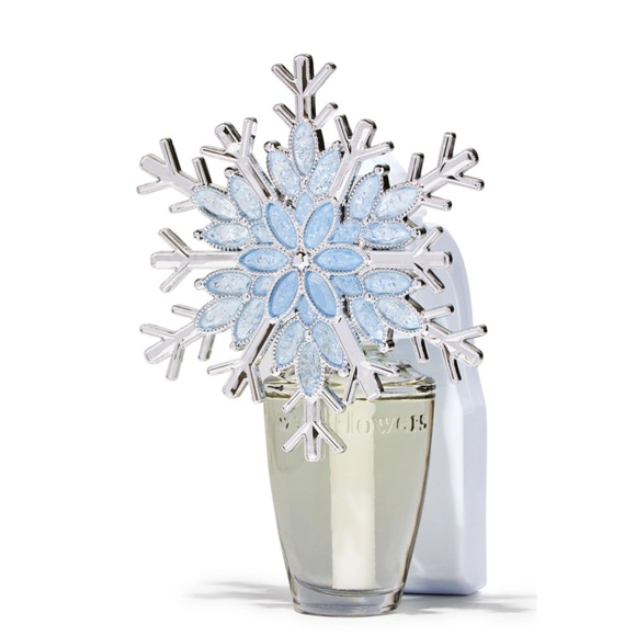 Bath & Body Works Gem Snowflake Wallflower Plug - Picture 2 of 4